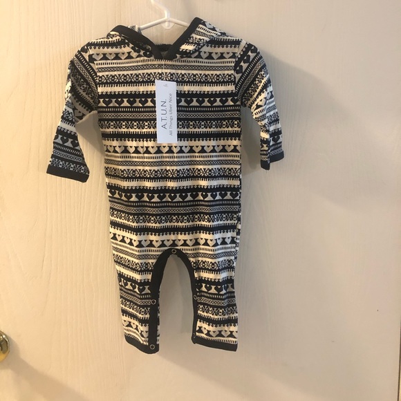 0-3 mos bodysuit/romper - Picture 1 of 3